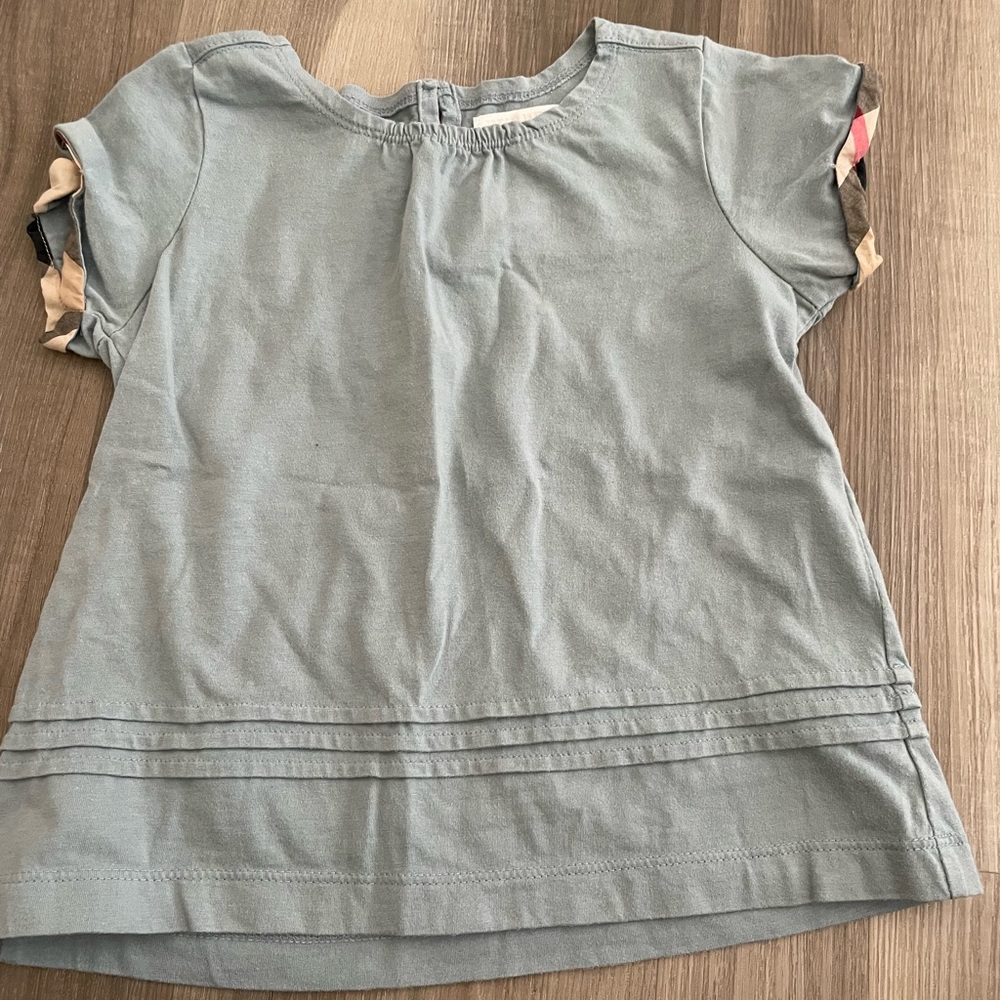 Burberry tshirt